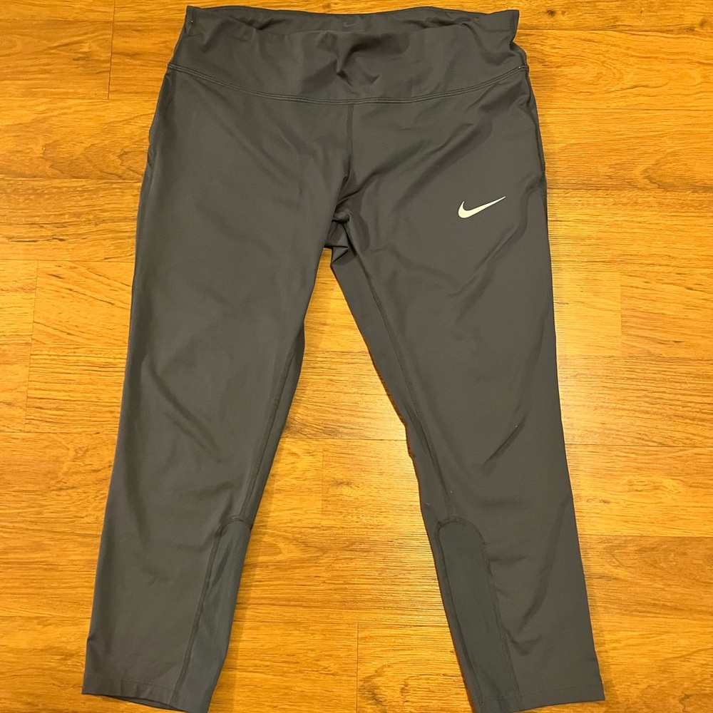 Women’s Nike Dri-Fit Capri Running Leggings